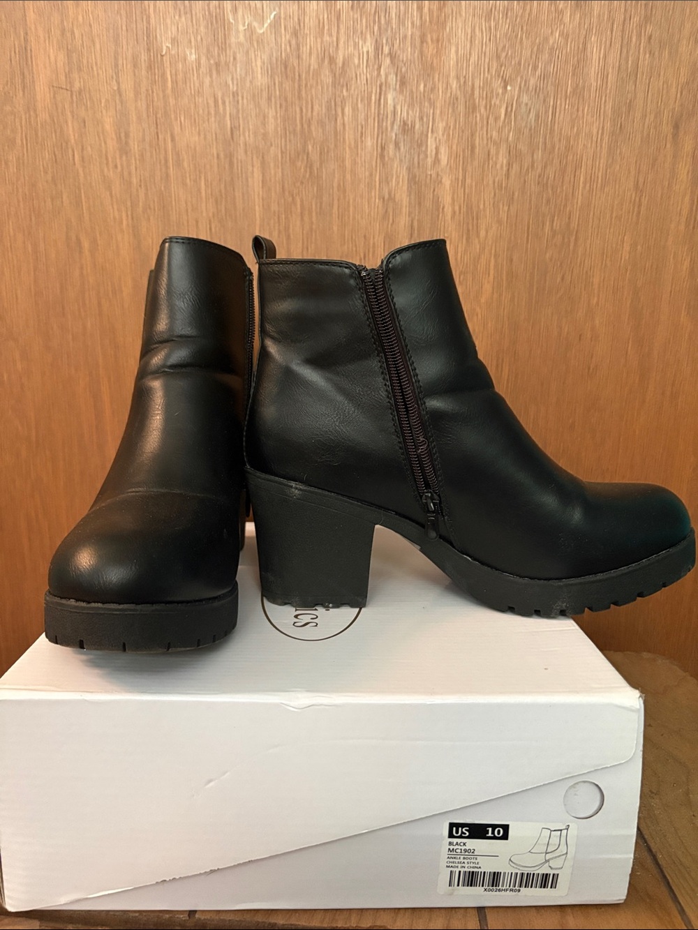 Women’s Black Side-Zip Chunky Heel Ankle Booties
